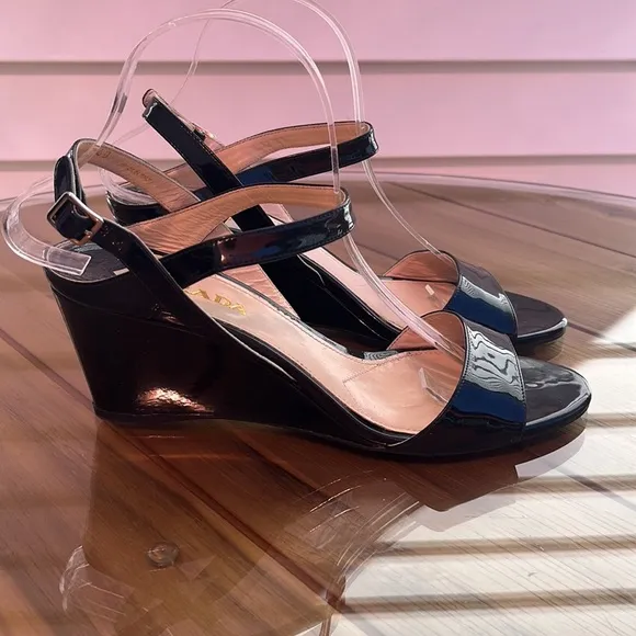 Prada, beautiful, patent leather sandals, in great condition