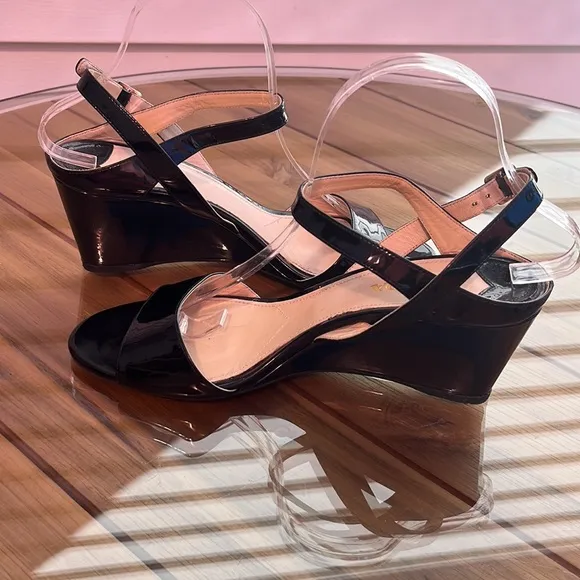 Prada, beautiful, patent leather sandals, in great condition