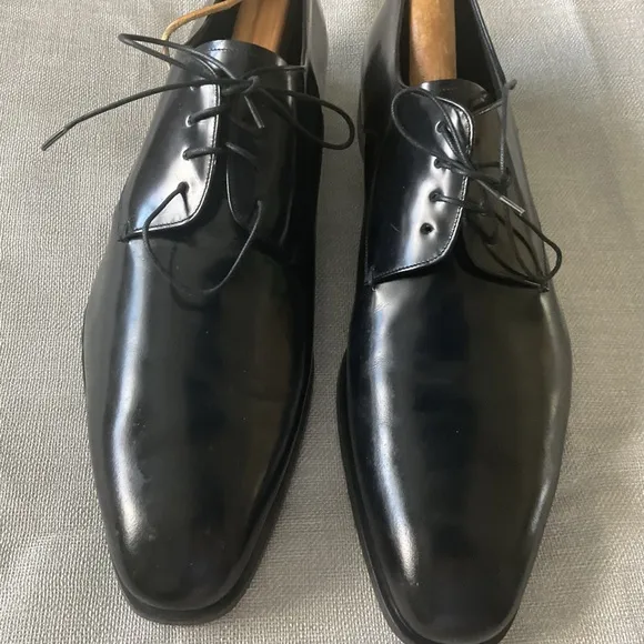 Prada men’s black leather dress shoes,