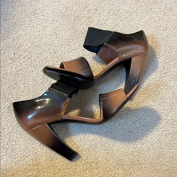 Prada Women's Black and Brown Heels