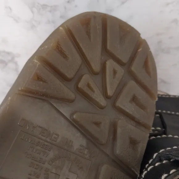 Pre-owned Dr. Martens Leather Fisherman Sandals