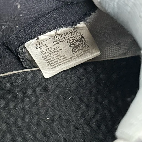 Preloved Air Jordan sneakers in good condition.