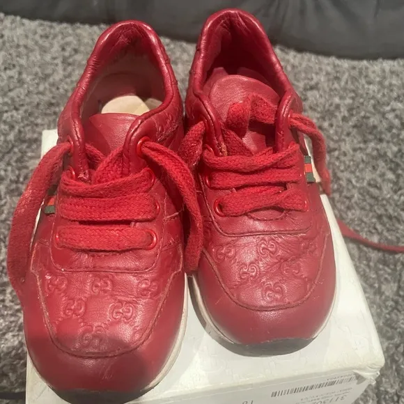 Preowned baby Gucci red leather monogram sneakers sz 21