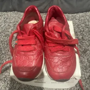 Preowned baby Gucci red leather monogram sneakers sz 21
