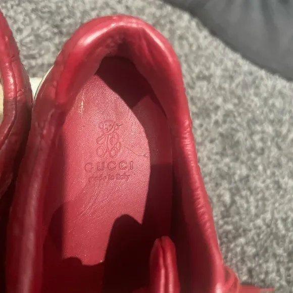 Preowned baby Gucci red leather monogram sneakers sz 21