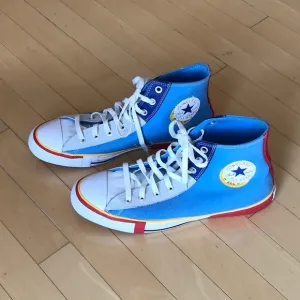 Preowned unisex CTAS High Top CONVERSE sneakers - multicolor - double logo 11/13