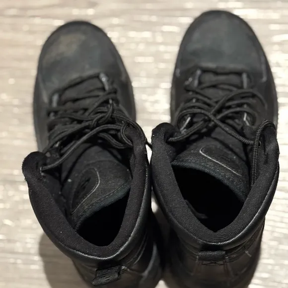 Preowned youth Nike boots. Size 5.5