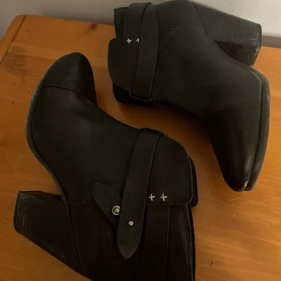 Rag &amp; Bone Harrow Leather Ankle Booties Size 39 Chunky Heel Moto