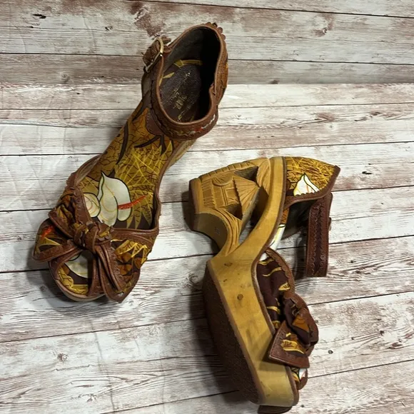 RARE Anthropologie Miss L-Fire London, England Engraved Wood Block Heels Size 38
