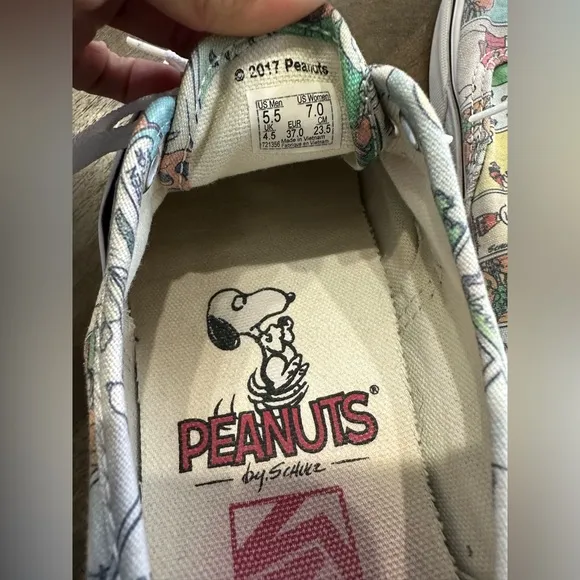 Rare VANS 5.5 Peanuts Snoopy Charlie Brown Sneakers Cartoon Shoe Limited Edition