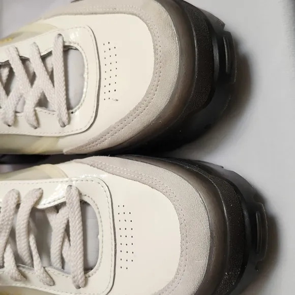 Rebook × Cardi B Club C Birthday Release sneakers (w size 9)