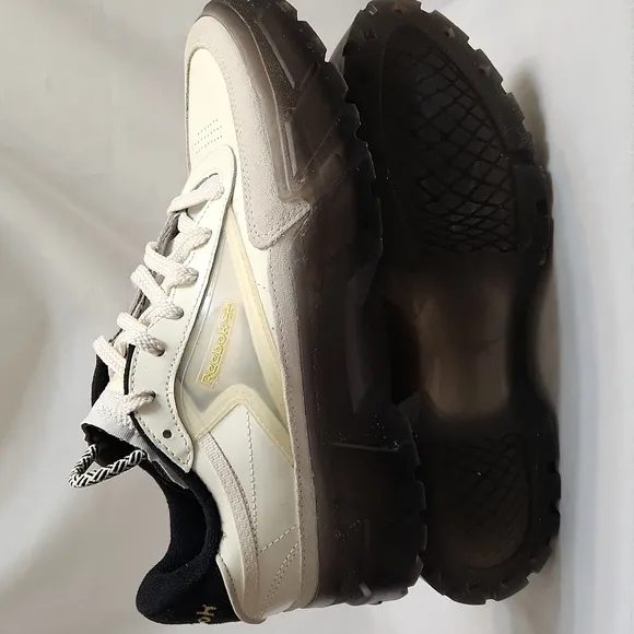 Rebook × Cardi B Club C Birthday Release sneakers (w size 9)