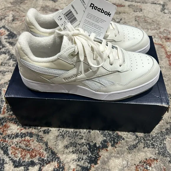 Reebok BB 4000 ll Basketball Classic Chalk /White /Bone Sneakers NWT