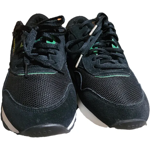 Reebok classic sneakers size 9