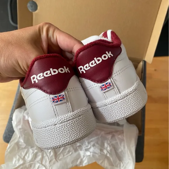 REEBOK Club C 85 Unisex OG Crest Vintage Sneakers