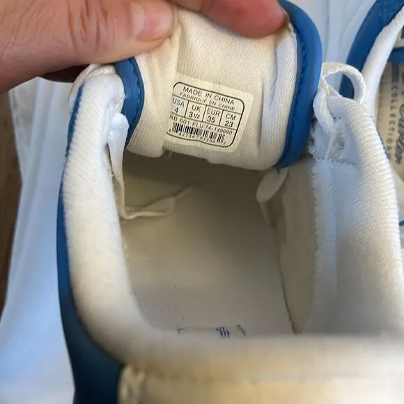 REEBOK S. CARTER CLASSIC BLUE AND WHITE BASKETBALL SNEAKERS.  NEW
