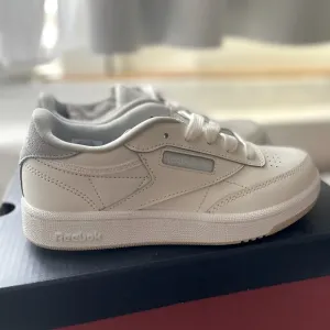 Reebok Unisex Club C Sneakers Size 2