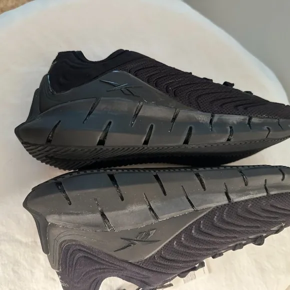 Reebok Unisex Zig Kinetica Black Running Sneakers Size 10 EH1722