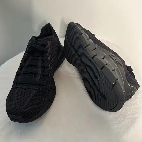 Reebok Unisex Zig Kinetica Black Running Sneakers Size 10 EH1722