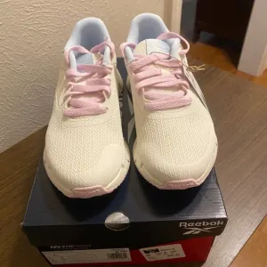 Reebok ZIG DYNAMICA 2.0 sz 4 GIRLS