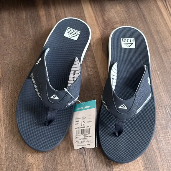 Reef Fanning x MLB New York Yankees sandals