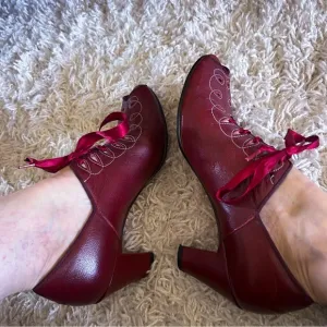 Retro Re-mix Vintage Shoes Red Oxford Heels 9 Lectrice 1930s 1940s Style Lace Up