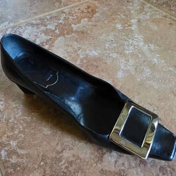 Rogere Vivier Black Leather Buckle Shoes Eur. 36.5