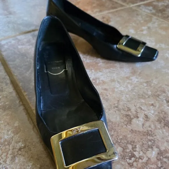 Rogere Vivier Black Leather Buckle Shoes Eur. 36.5