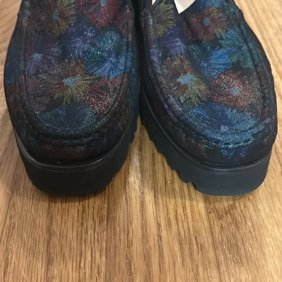 Ron White Womens Floral  Leather Slip On Lugged Sole Loafers Shoes SZ 38.5