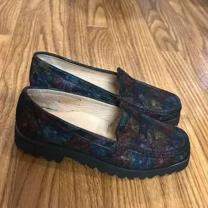 Ron White Womens Floral  Leather Slip On Lugged Sole Loafers Shoes SZ 38.5