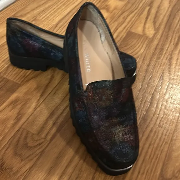 Ron White Womens Floral  Leather Slip On Lugged Sole Loafers Shoes SZ 38.5
