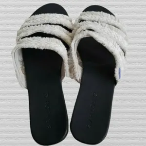 ROTHY'S Retired women's three band Sea Shell Fringe Sandals size 11
