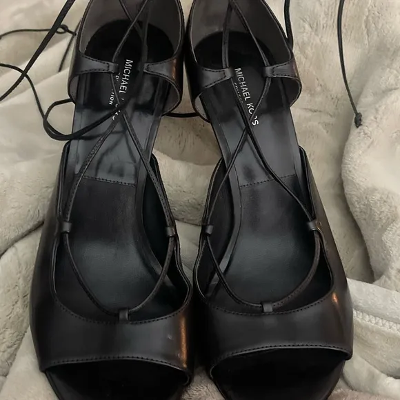 Runway Heels🔥Michael Kors COLLECTION Black Lace Runway Heels