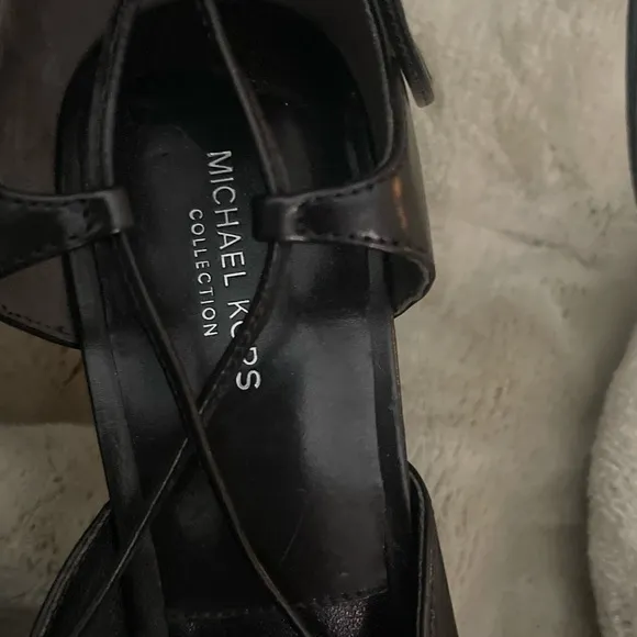 Runway Heels🔥Michael Kors COLLECTION Black Lace Runway Heels