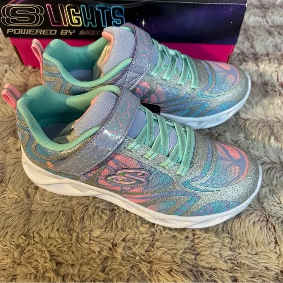 S lights Powered by Skechers size 2