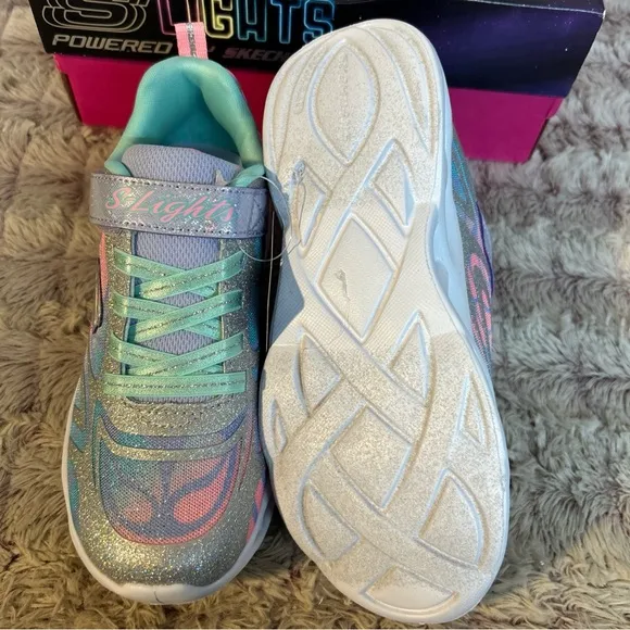 S lights Powered by Skechers size 2