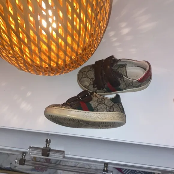 Sale Gucci authentic unisex