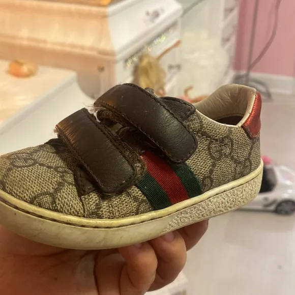 Sale Gucci authentic unisex