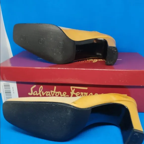 Salvatore Ferragamo Beige cream bi mix material sling back heels 5.5