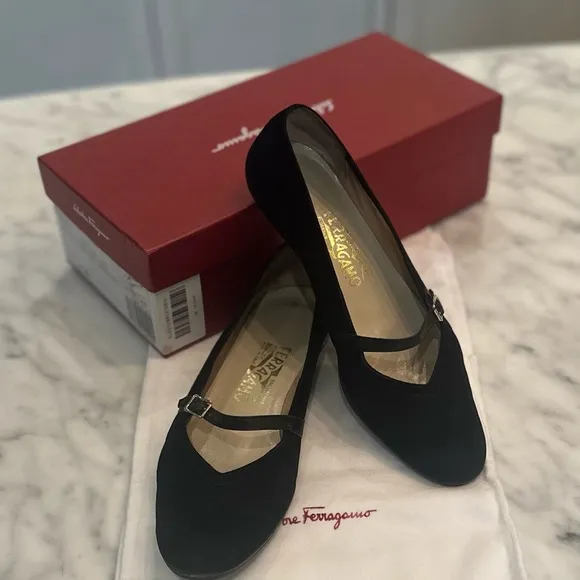 SALVATORE FERRAGAMO Black Suede Women’s Shoes - SIZE 7.5