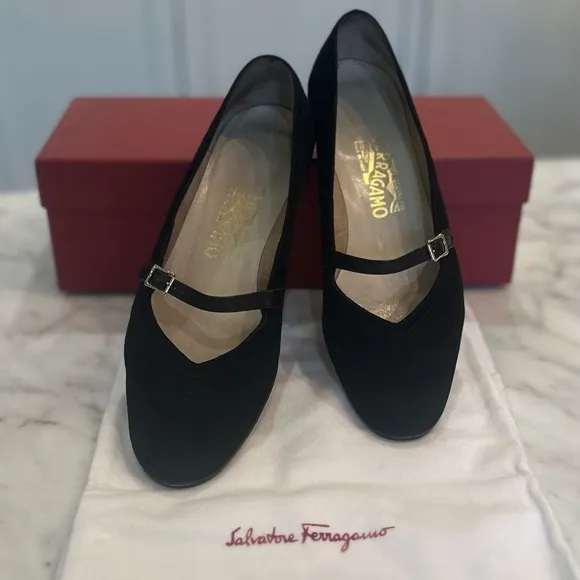 SALVATORE FERRAGAMO Black Suede Women’s Shoes - SIZE 7.5
