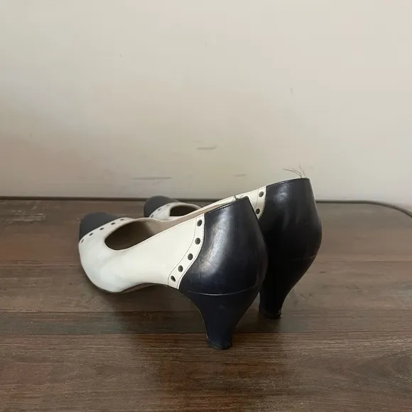 Salvatore Ferragamo Florence Italian Women Dress Shoes Heels Sz 9.5 Black/white