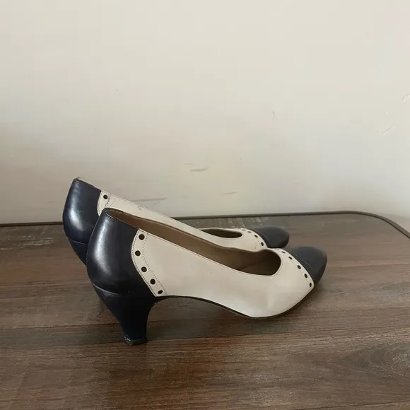 Salvatore Ferragamo Florence Italian Women Dress Shoes Heels Sz 9.5 Black/white