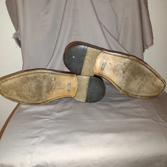 Salvatore Ferragamo Italian made by leather dress shoes. Size 9