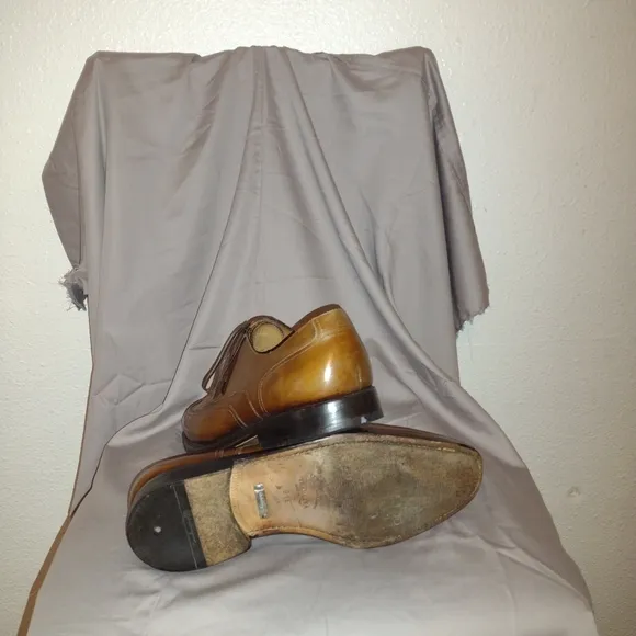 Salvatore Ferragamo Italian made by leather dress shoes. Size 9