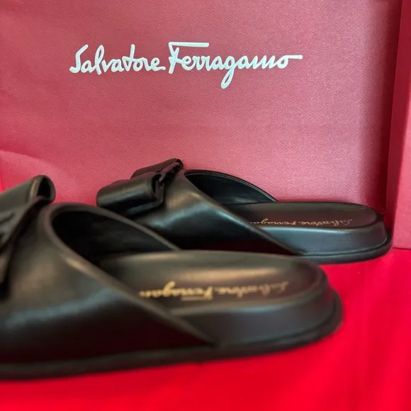 Salvatore Ferragamo Nero Lamb Sandals
