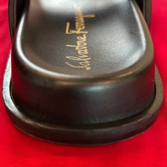 Salvatore Ferragamo Nero Lamb Sandals