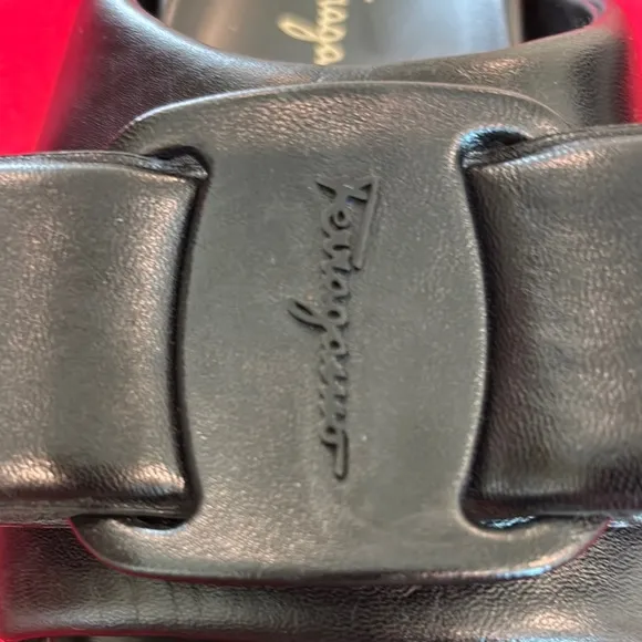 Salvatore Ferragamo Nero Lamb Sandals