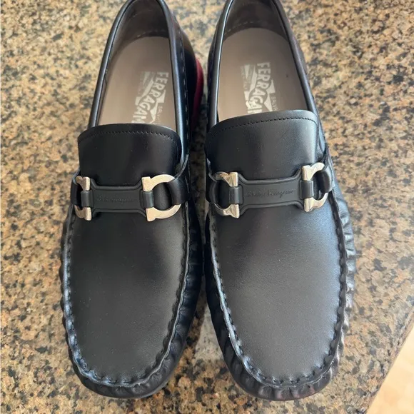Salvatore Ferragamo Tasby Black Leather Loafers Driving shoes 7.5