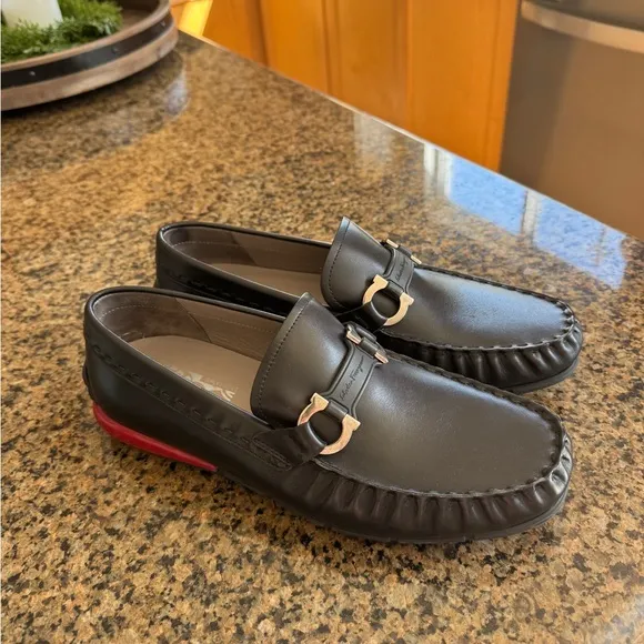 Salvatore Ferragamo Tasby Black Leather Loafers Driving shoes 7.5